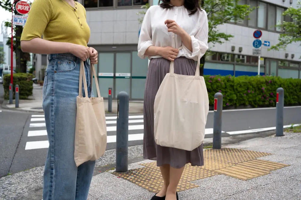 Why Tote Bags Became Everyday Fashion Essentials
